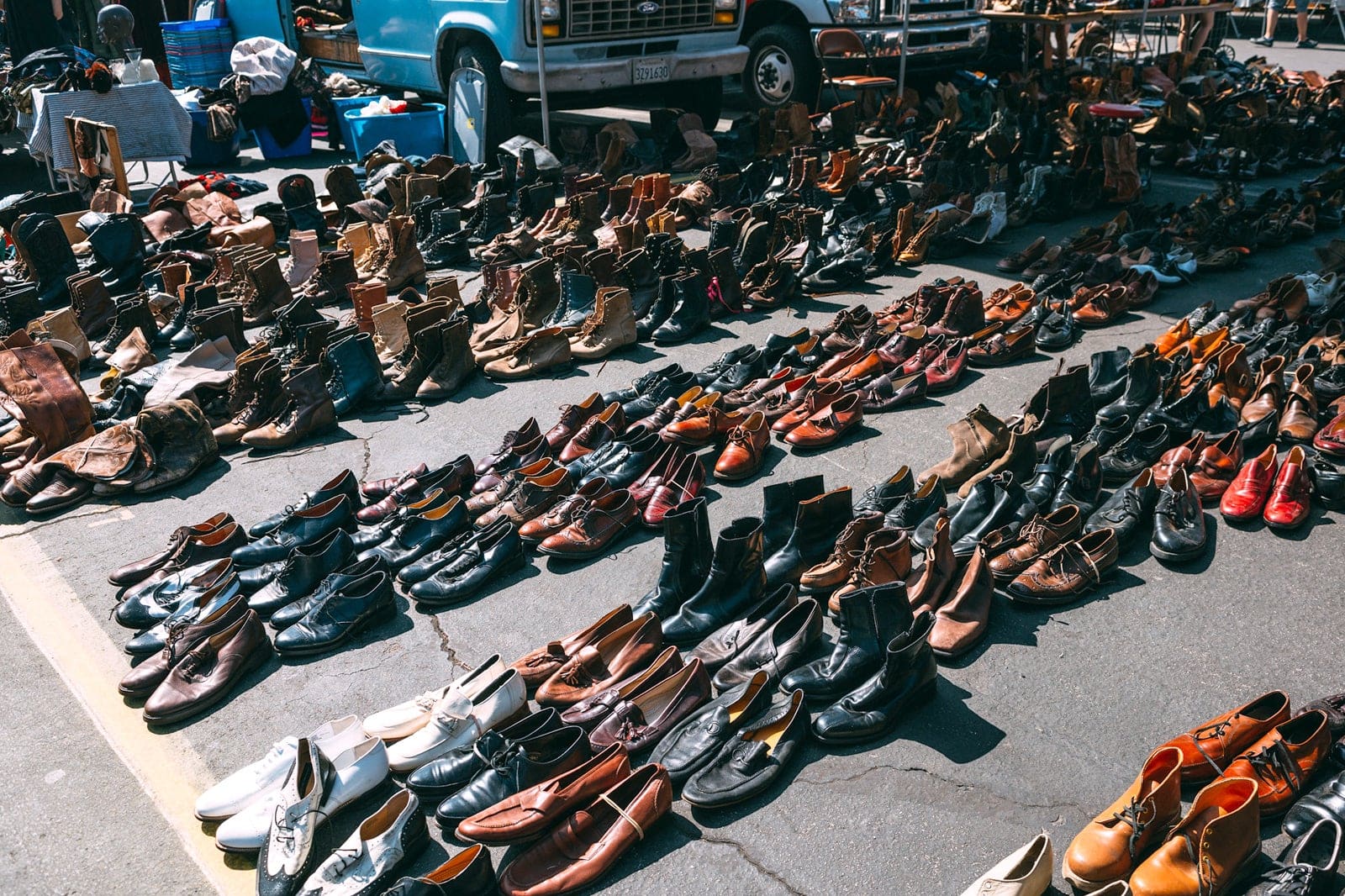 Rose Bowl Flea Market in Los Angeles Visit LA’s Famous Monthly Flea