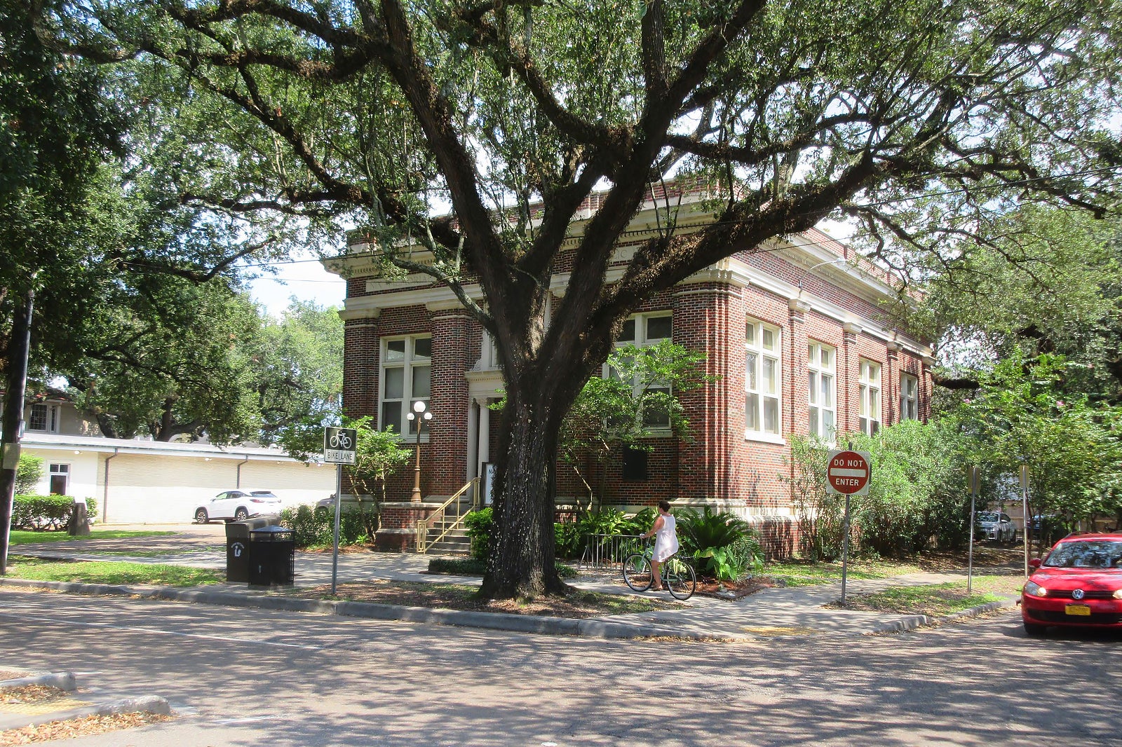 Carrollton A Unique New Orleans Area Go Guides