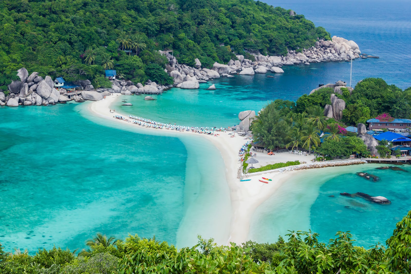 thai beach travellers