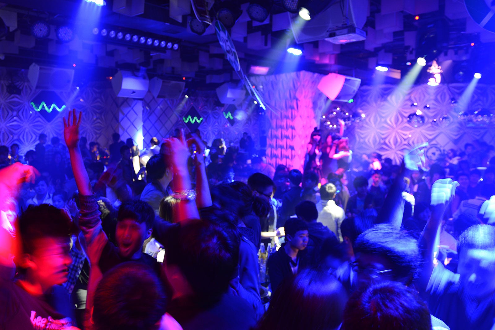 The Best Nightclubs In Sydney To Dance All Night At