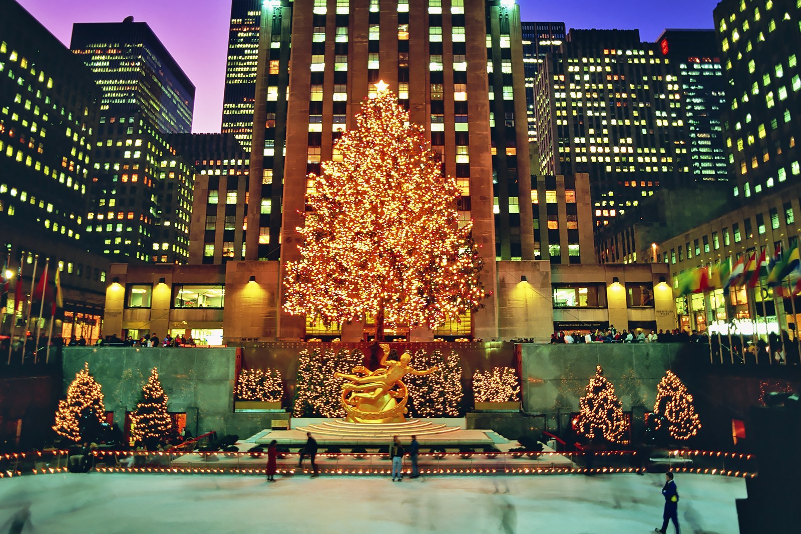 10 Best Places to Celebrate Christmas in the US - Where to Meet Santa ...