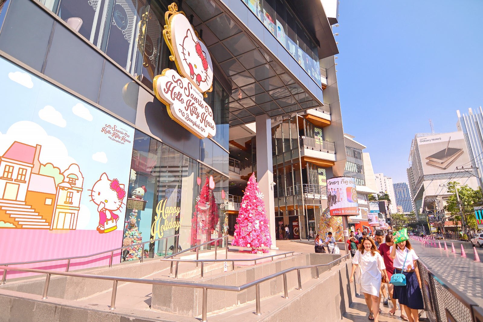 Siam Square One Mall Bangkok Shopping Mall In Siam Go Guides
