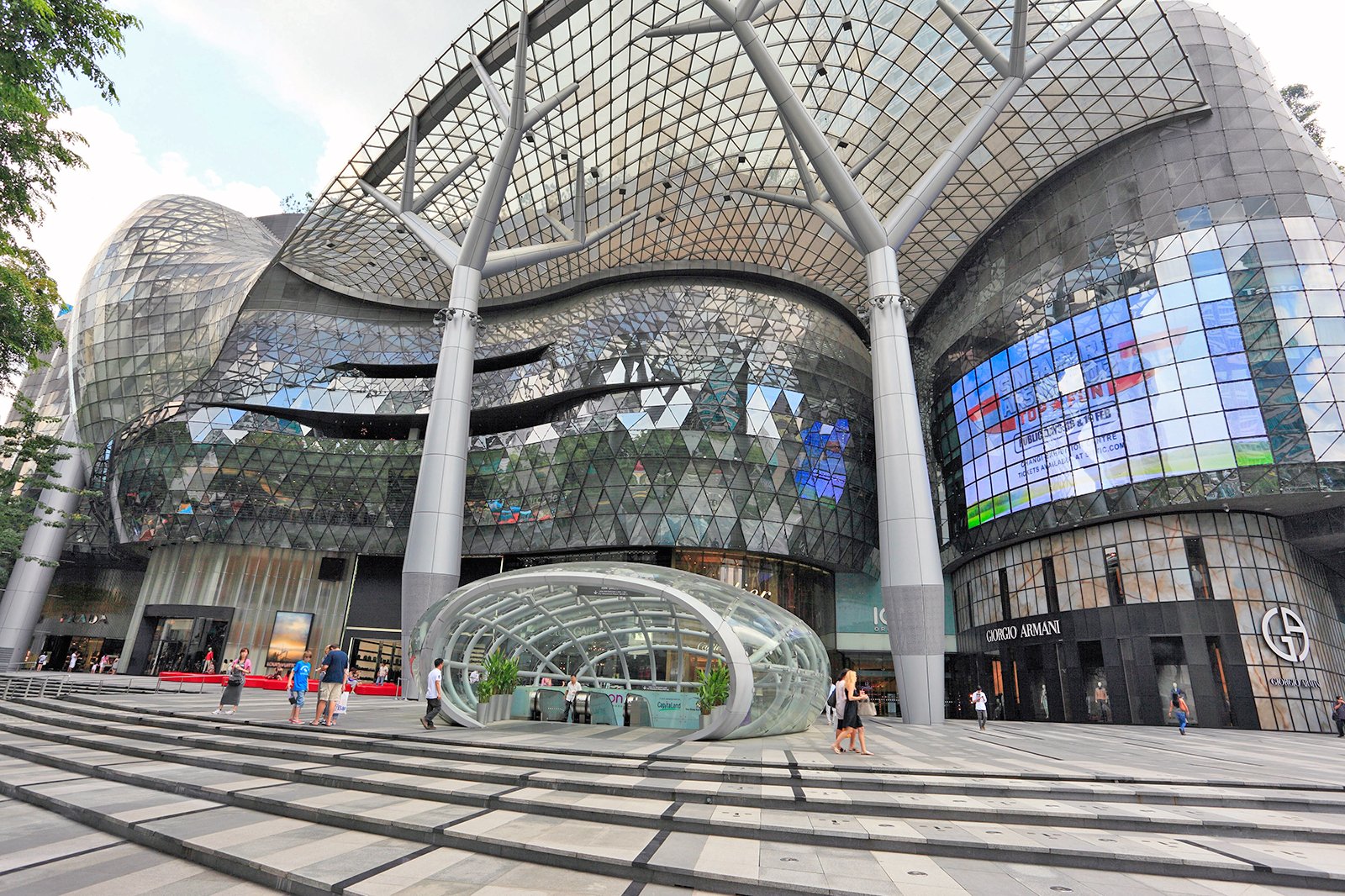 Louis Vuitton Re-Opens ION Orchard Store