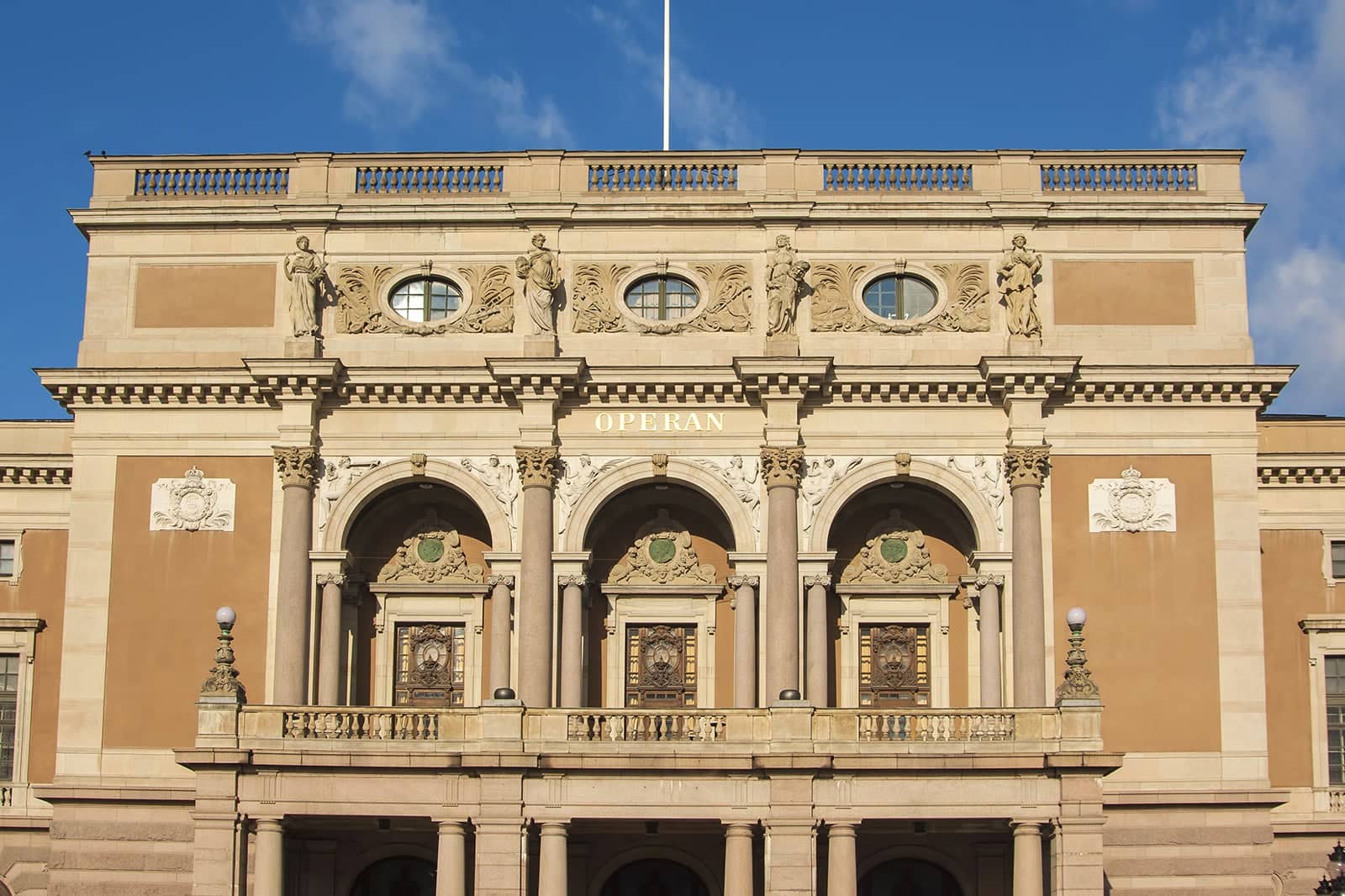 Kungliga Operan i Stockholm - Sveriges guldglänsande nationalscen för ...