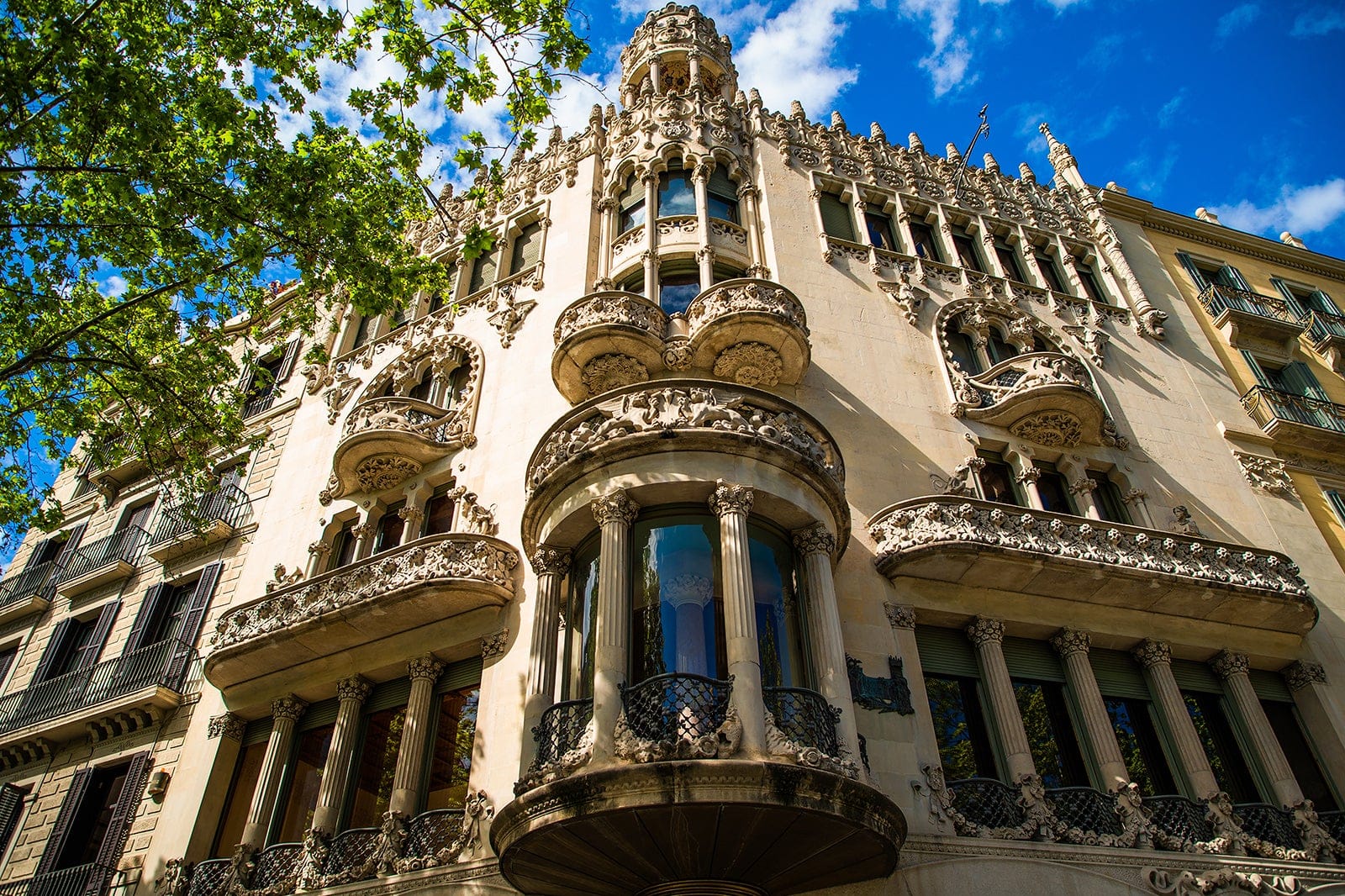 Passeig De Gracia In Barcelona Shop And Enjoy The Architecture On passeig-de-gracia-in-barcelona-shop-and-enjoy-the-architecture-on