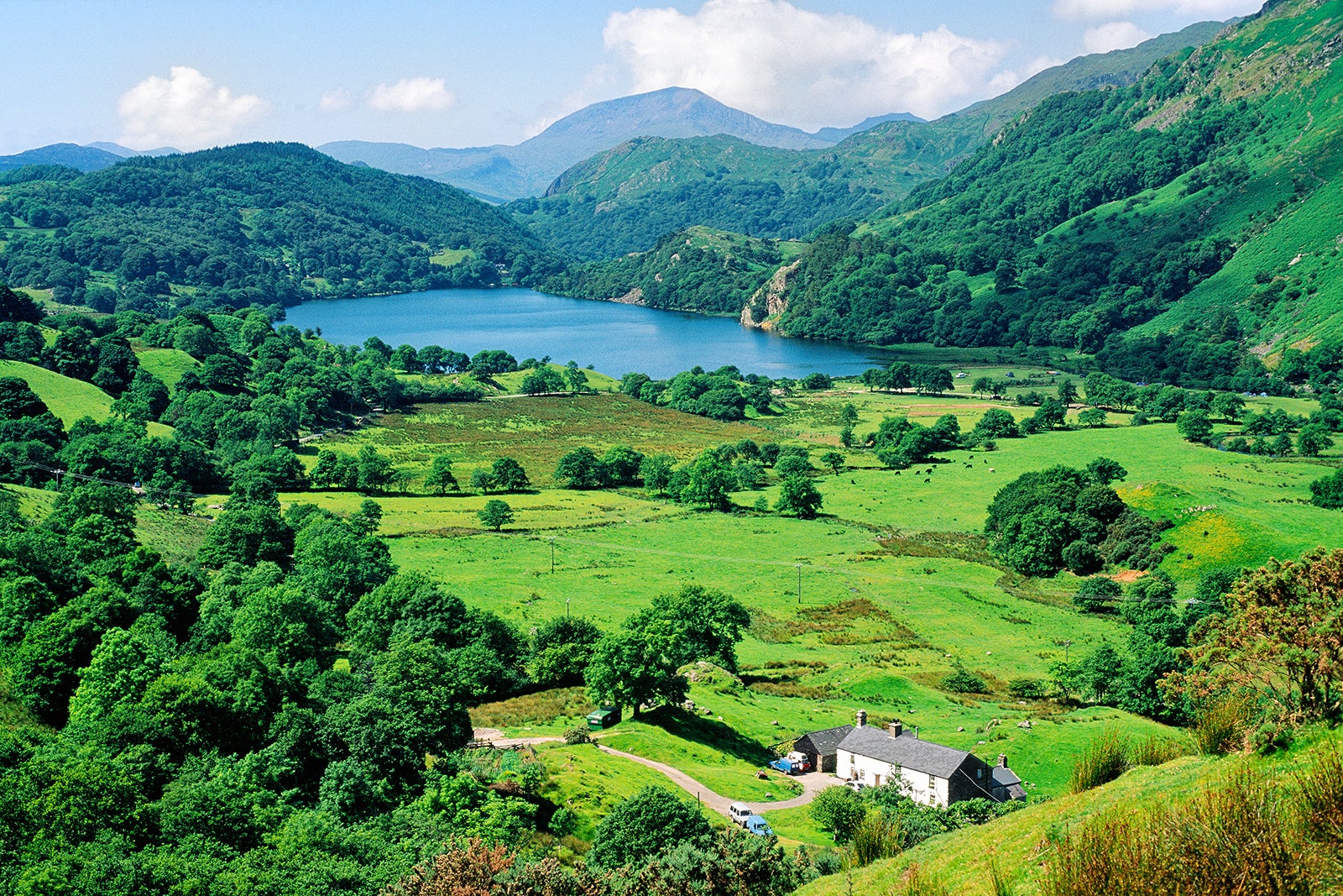 10 Most Beautiful Valleys in Wales - Escape to Wales's Most Beautiful ...