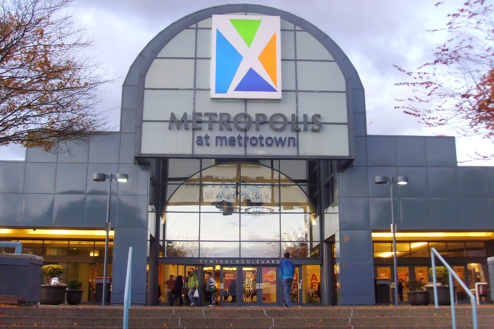 Lucky Brand  Metropolis at Metrotown