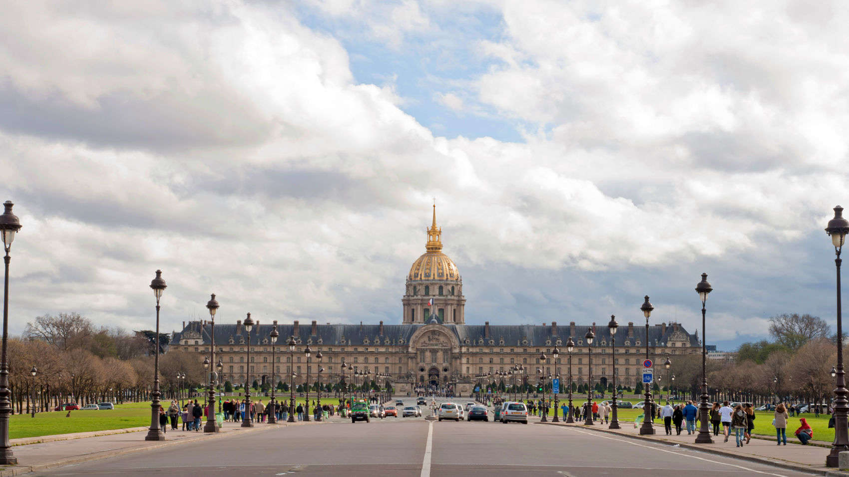 Top 10 Paris Hotels Near Les Invalides France