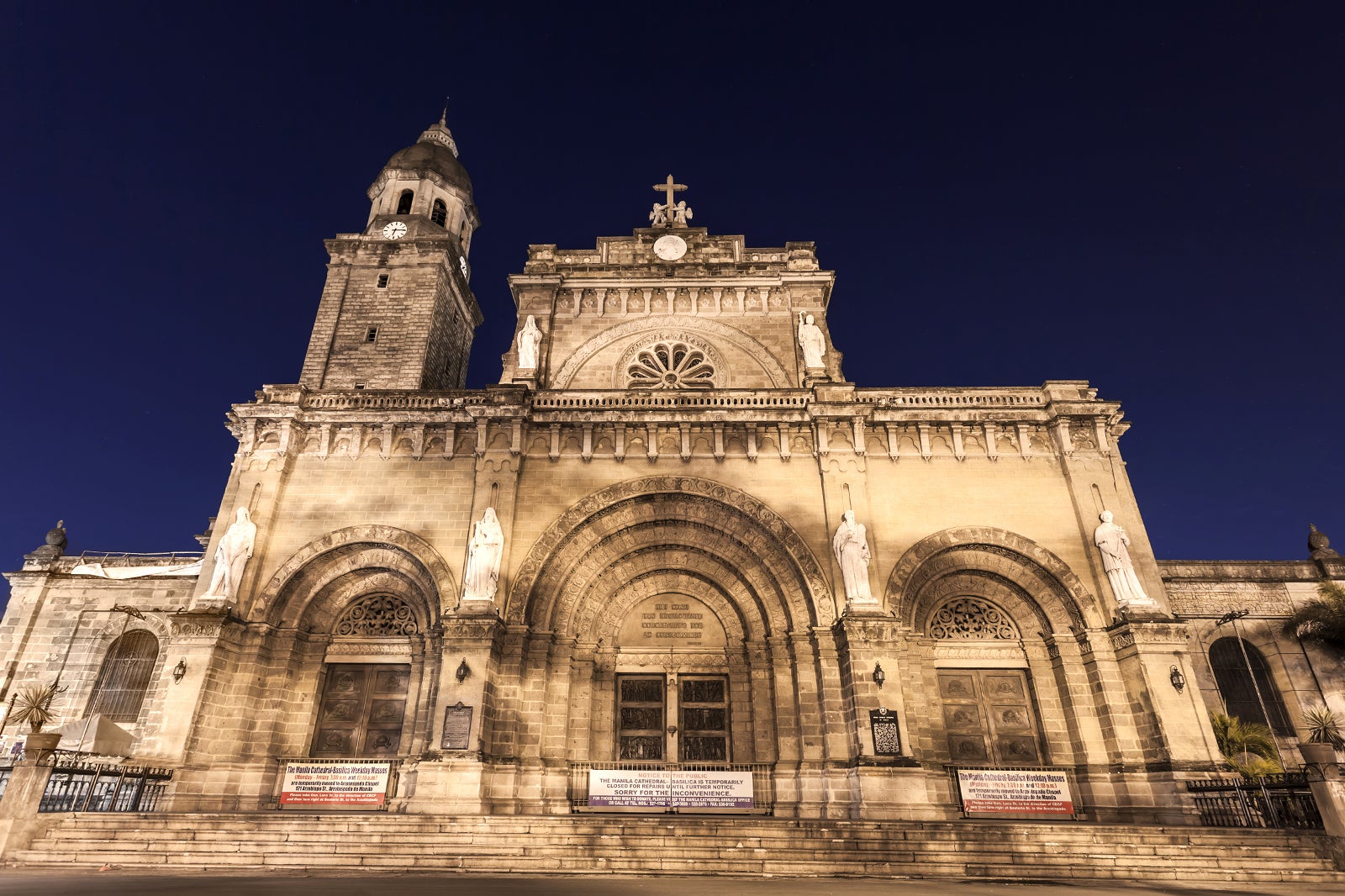 Manila Cathedral A Beautiful Neo Romanesque Building In Intramuros My ...