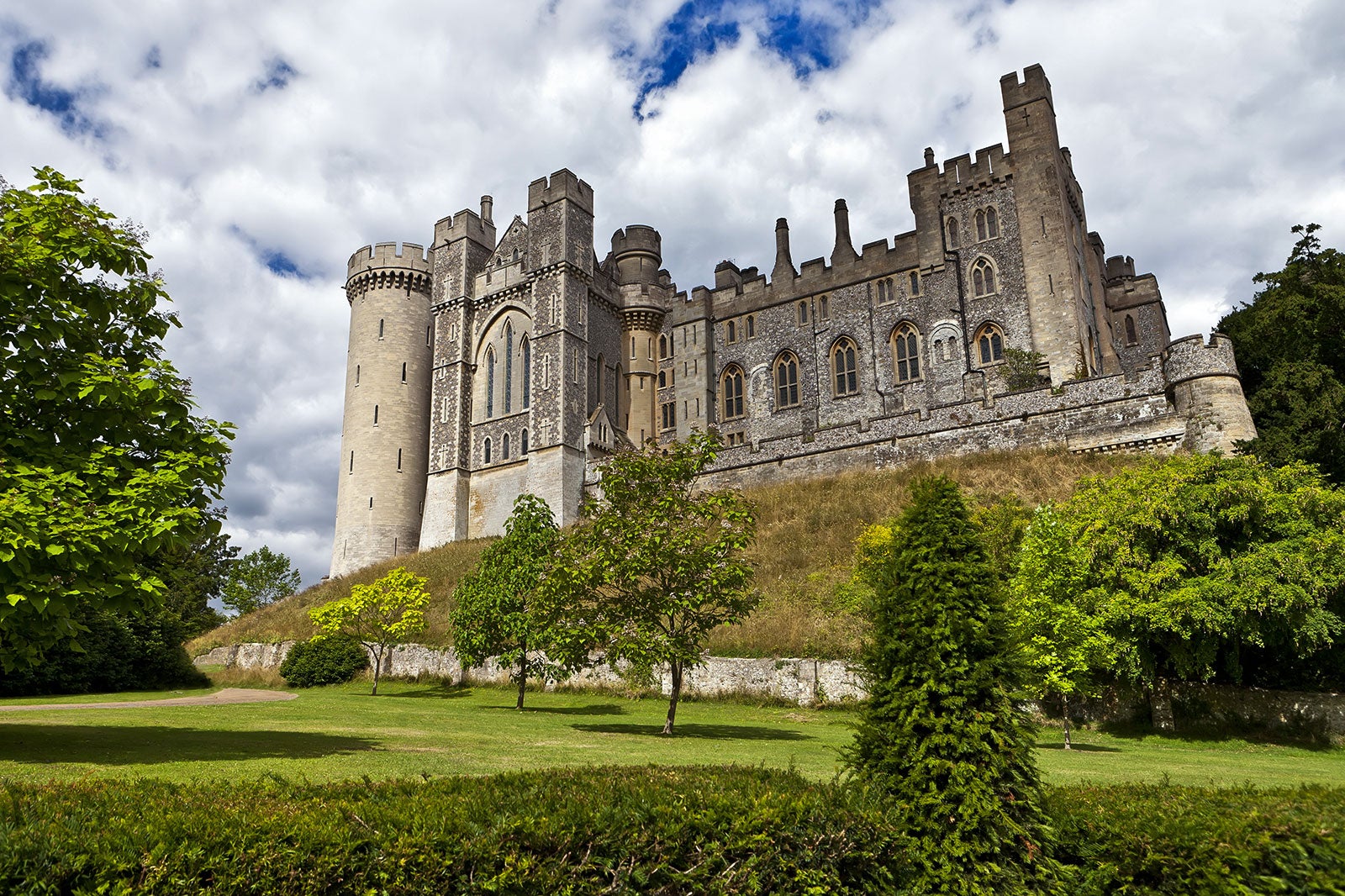 10 Best Castles in and Around London - What are the Most Famous Castles ...