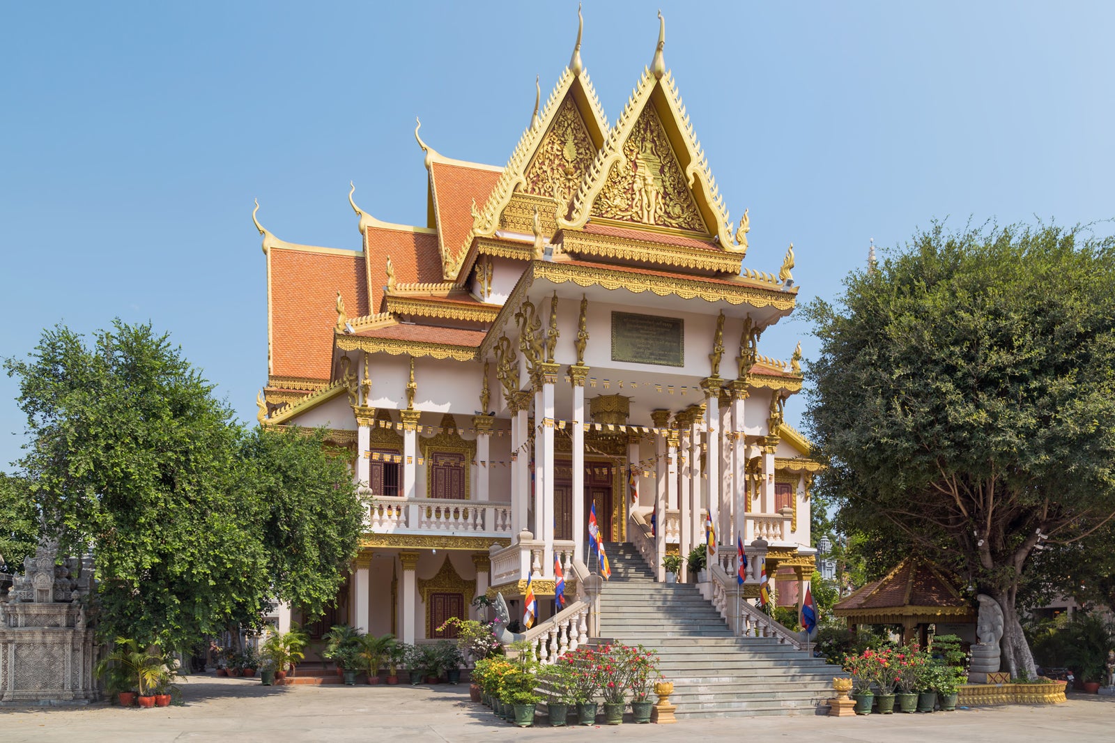 18 Best Things To Do In Phnom Penh What Is Phnom Penh Most Famous For Go Guides