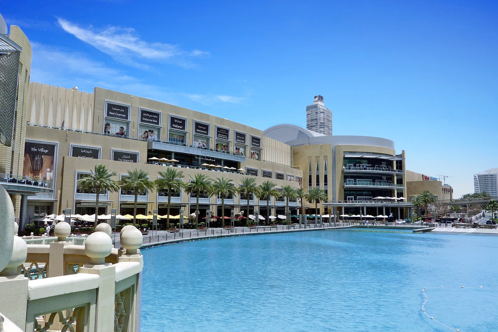 Dubai Shopping Malls Outside