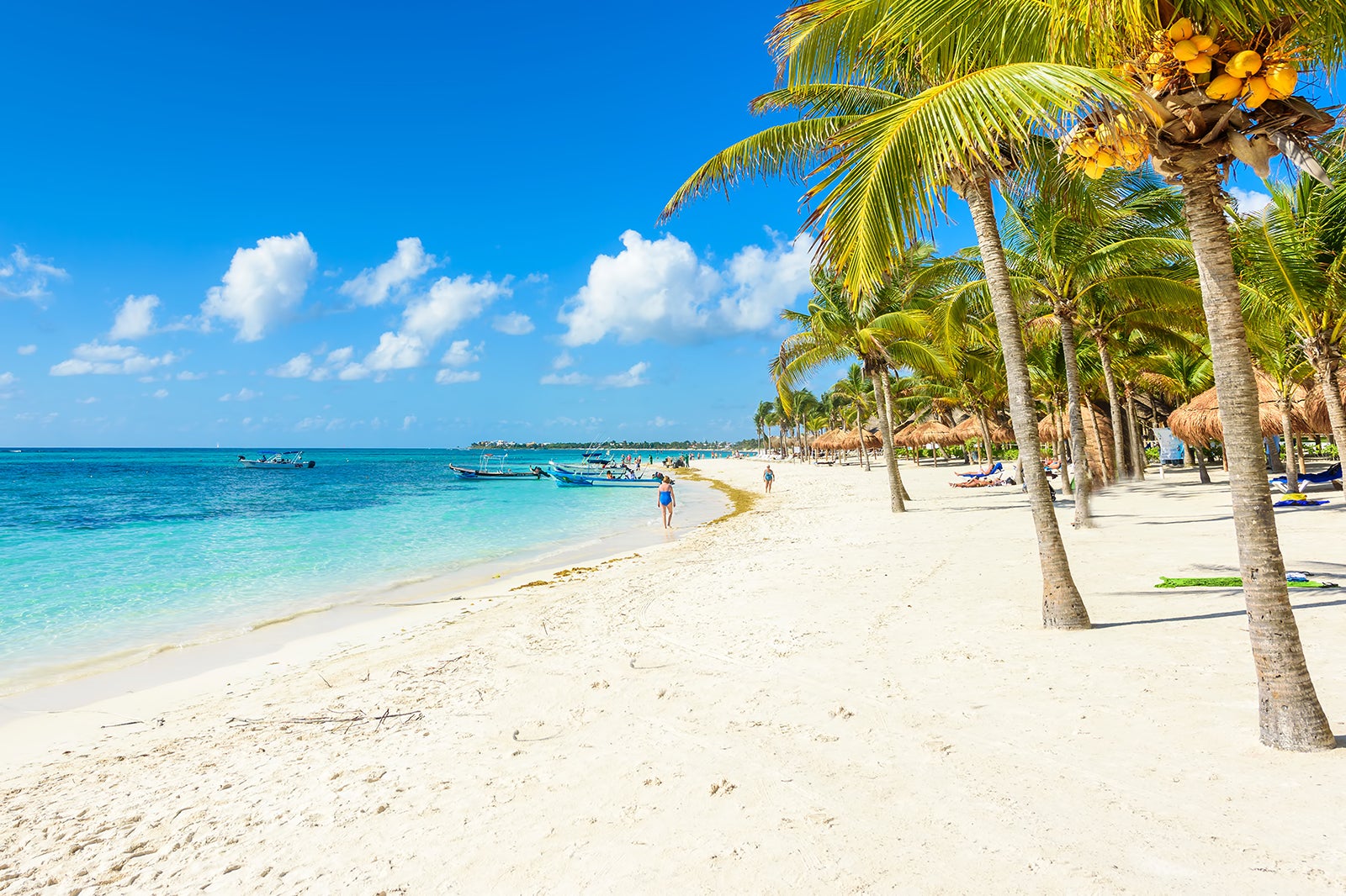 popular beach in cancun